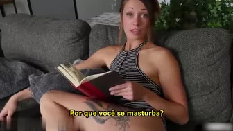 Hermanastra masturbándose en el baño