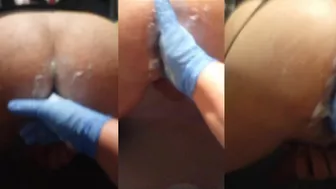 Mujer traviesa fisting a marido crossdresser