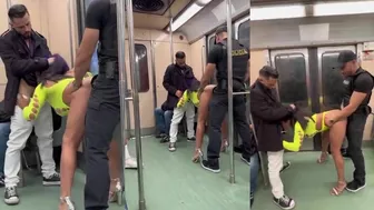 Luna Bella culiada en pleno metro de CDMX