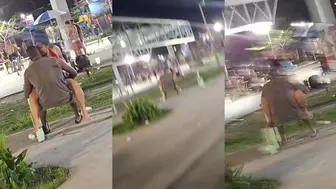 Pareja Pillada Follando en Plaza