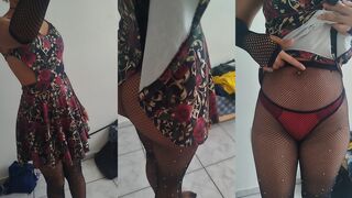 Jovencita culona en disfraz de Halloween